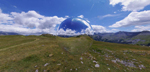 autre panorama 360 du mercantour, reflets des montagnes dans un miroir